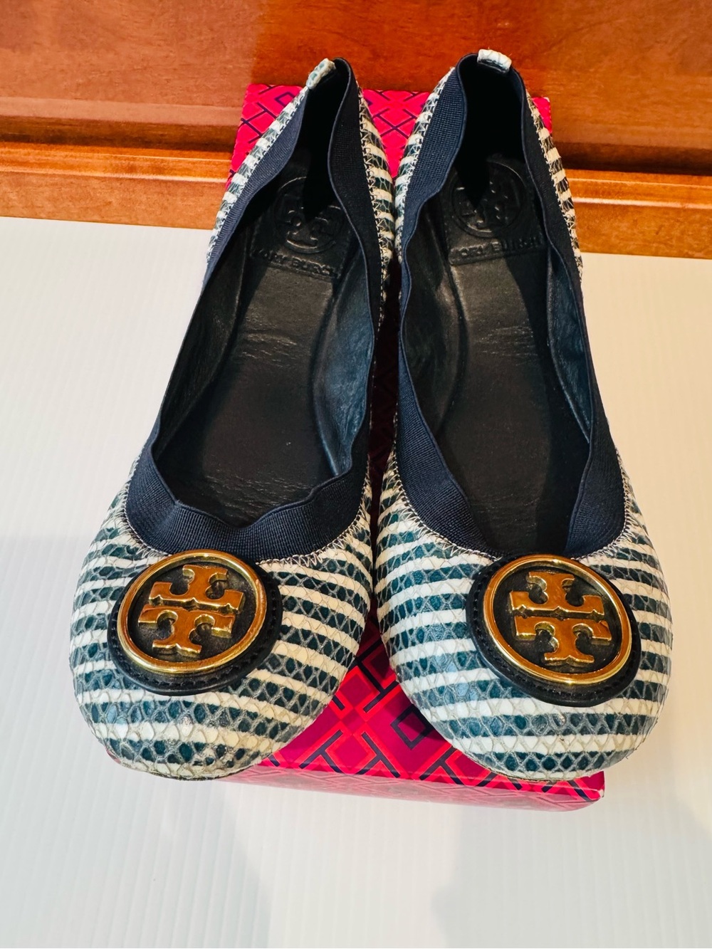 Tory Burch Caroline 2 Ballet Flat In Navy Stripe